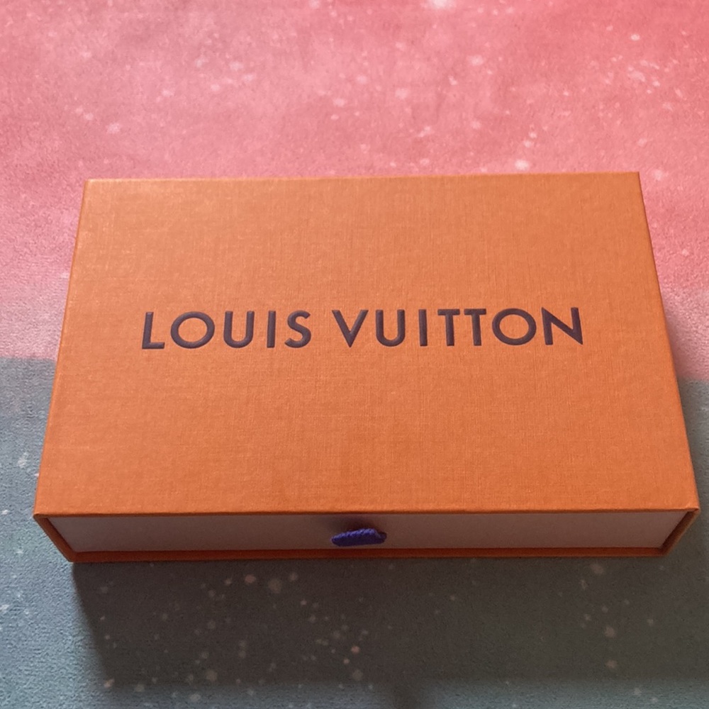 Louis Vuitton Emilie Wallet - Picture 10 of 11